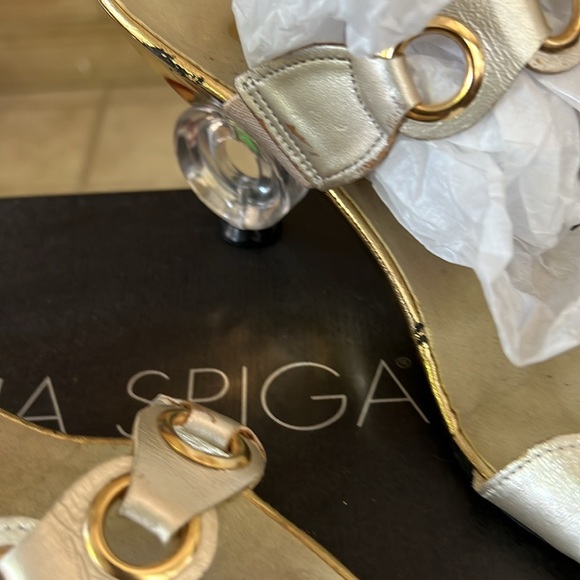 Onex Golden Ring Sandal with Clear Circular Heels. Sz 39. NEW - Picture 8 of 17